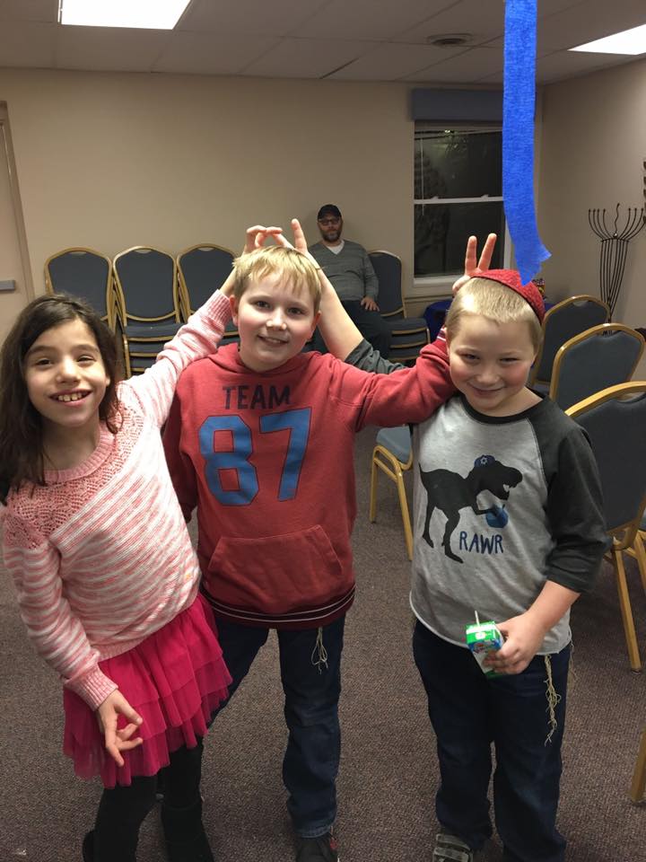 25348769_1677095899008076_3470110941309862096_n (1)