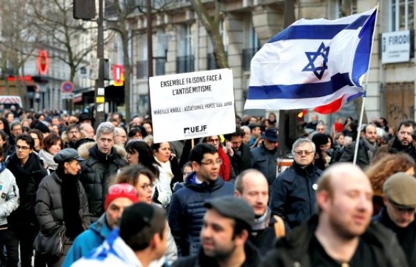 New Report Sheds Light on Antisemitic Agitation Faced by French Jews Online