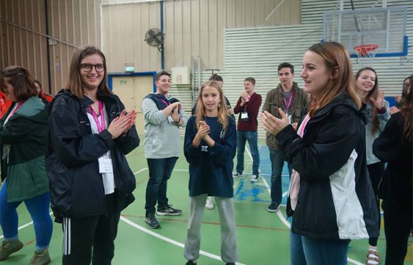 HILLEL BIRTHRIGHT GROUP CONNECTS WITH AUTHENTIC ISRAEL