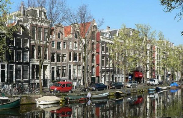 Fake Bomb Planted at Kosher Restaurant in Amsterdam